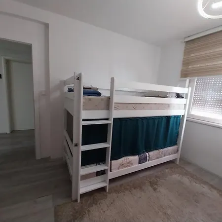 Hostel Dm And